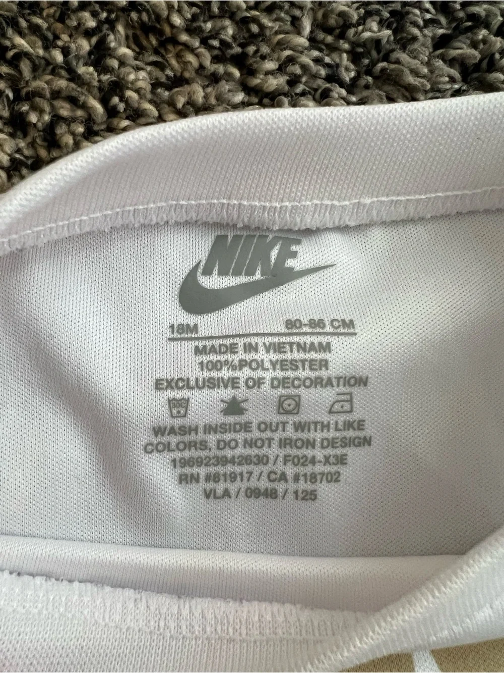 (SOLD) NIKE White/Gold Toddler Boy Set - Picture 4 of 5